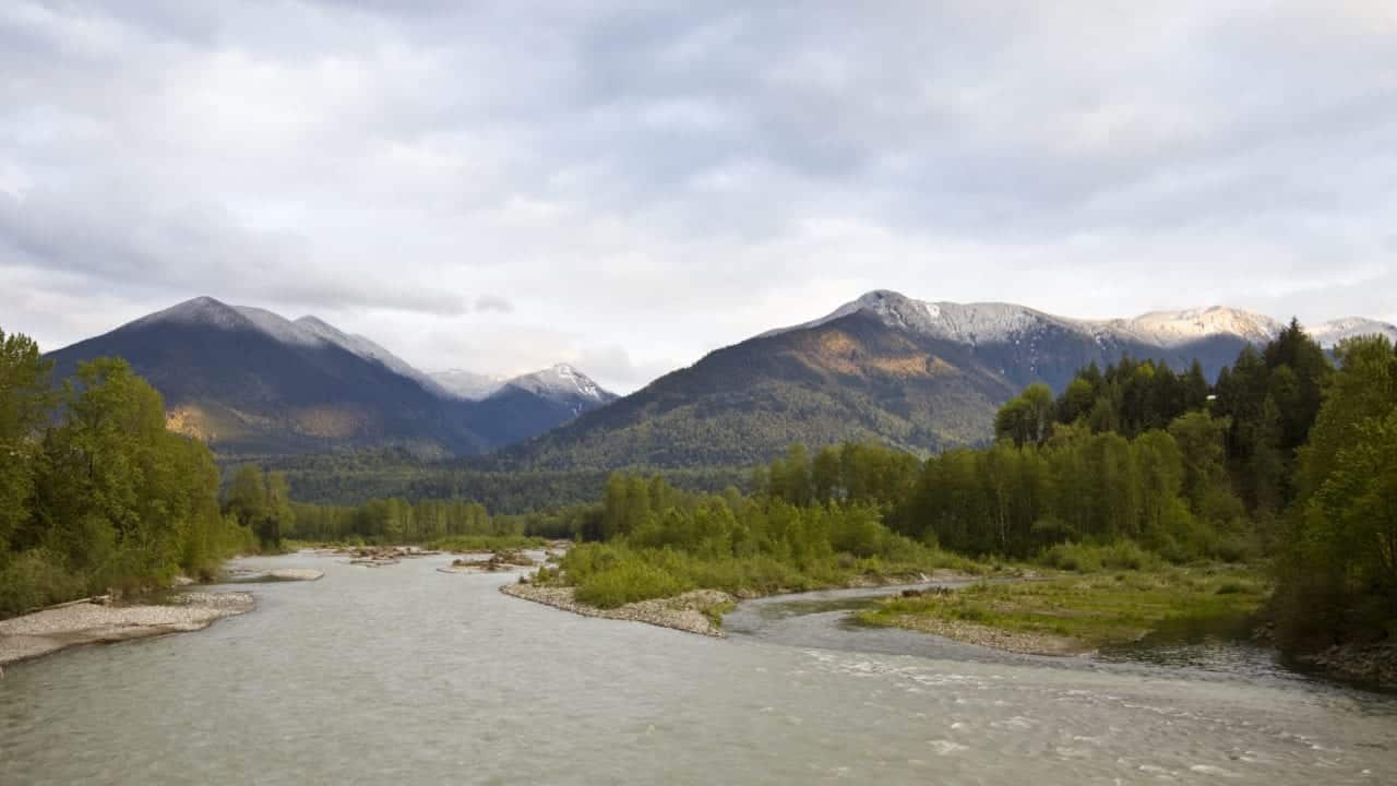 https://connectnowbusinessnetwork.com/wp-content/uploads/2019/02/River-in-the-mountains-176080337_5616x2754-1-1280x720.jpeg